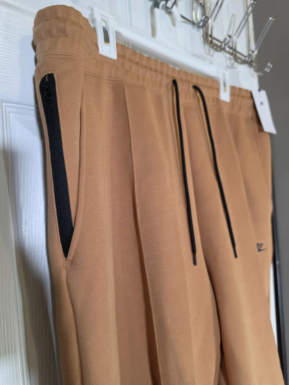 NWT Nike Women's Sportswear Tech Fleece Mid-Rise Joggers